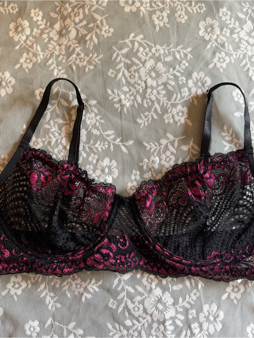 Black and Magenta Lace Underwire Bra - Women Intimates